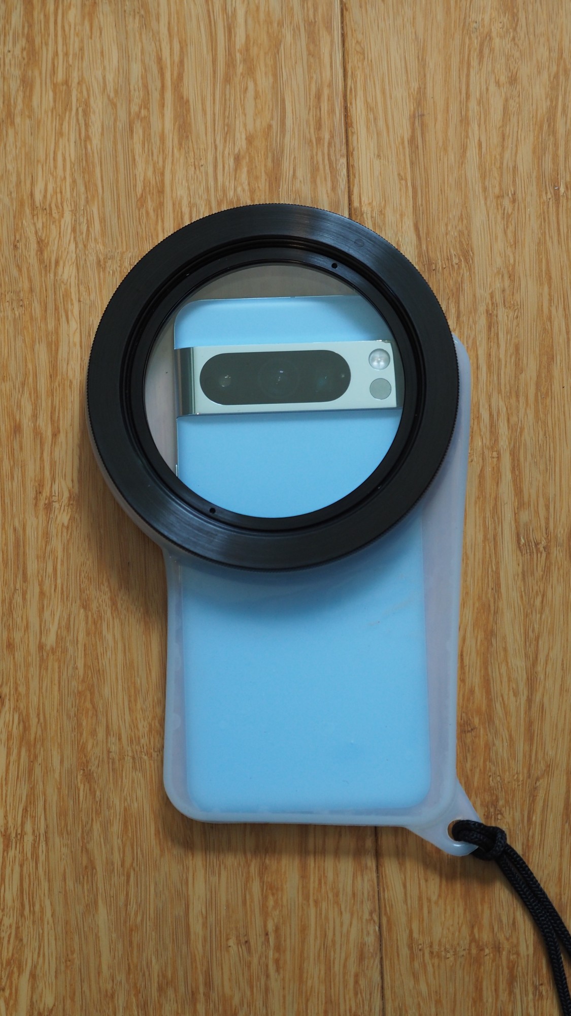 Pixel 8 Pro in Outex case camera side