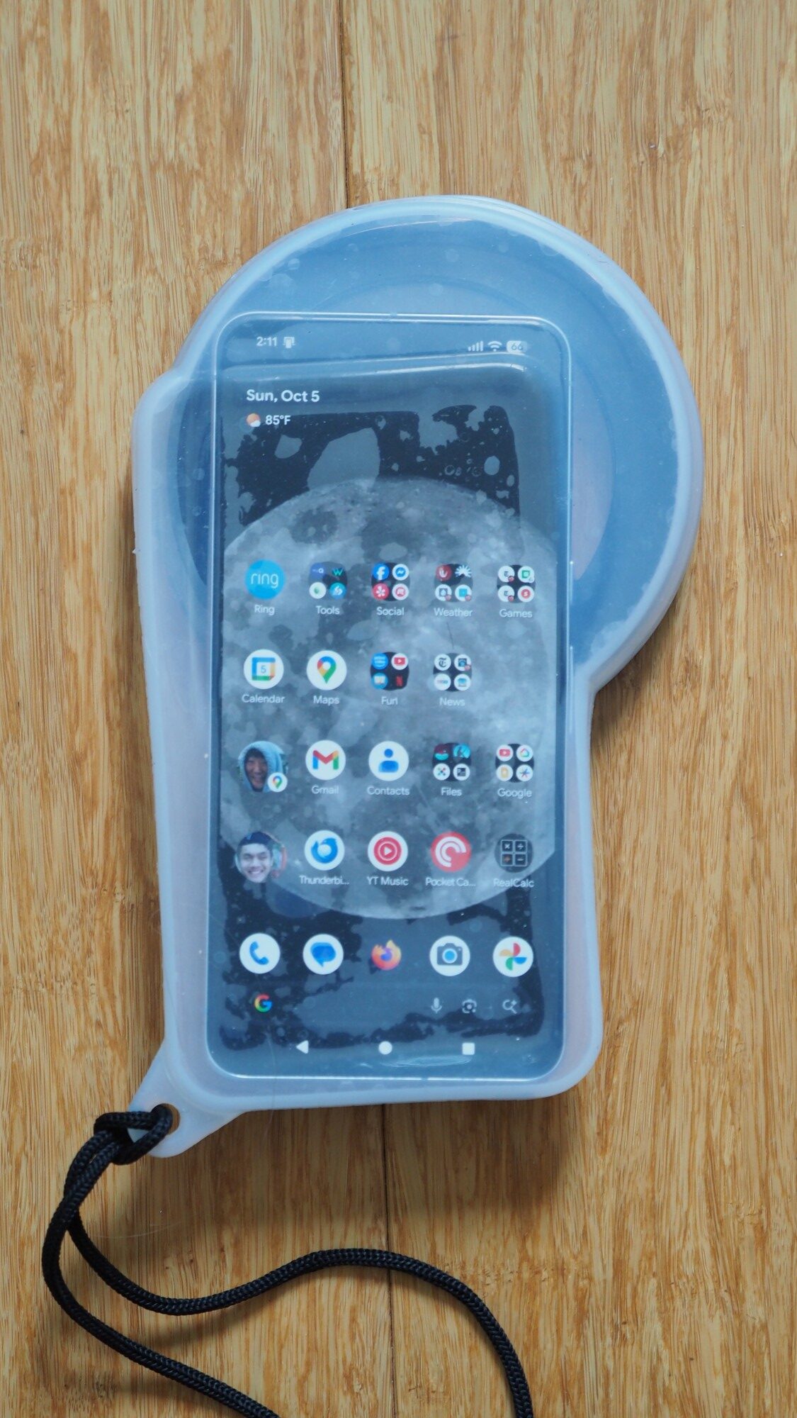 Pixel 8 Pro in Outex case screen side